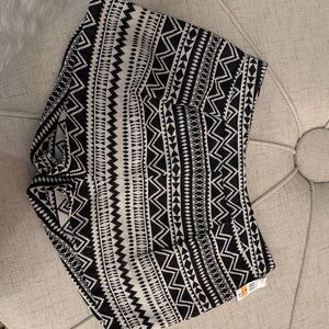 Nameless Black and White Patterned Women Shorts